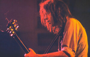 Biografia Neil Young il sogno di un hippie 1